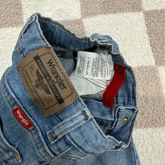 Boys bundle featuring 3 items in boys size 4 - Picture 9 of 9